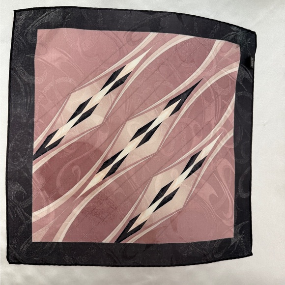 Geometric Pattern Silk Pocket Square - Picture 6 of 9
